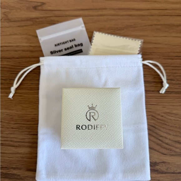 Engagement Ring - Picture 3 of 5